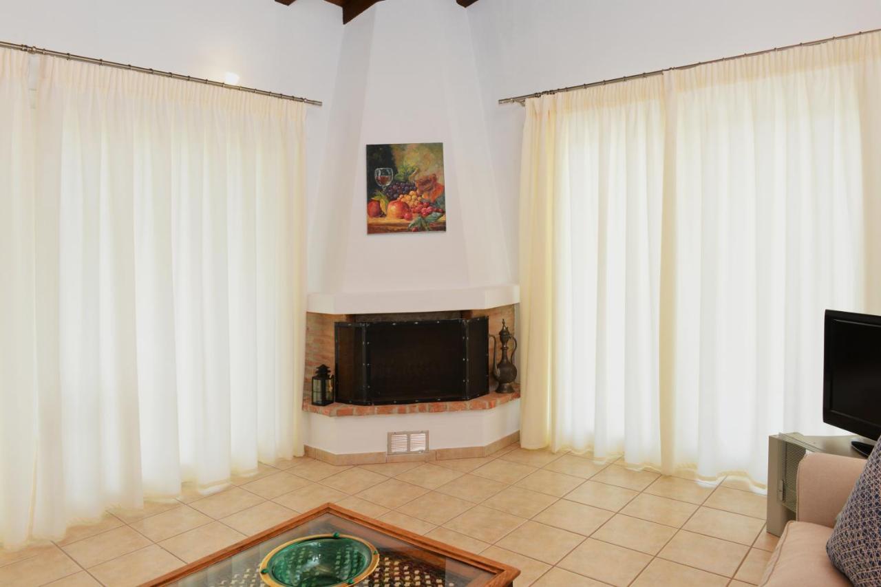 Orestis Suites Kolios Bagian luar foto